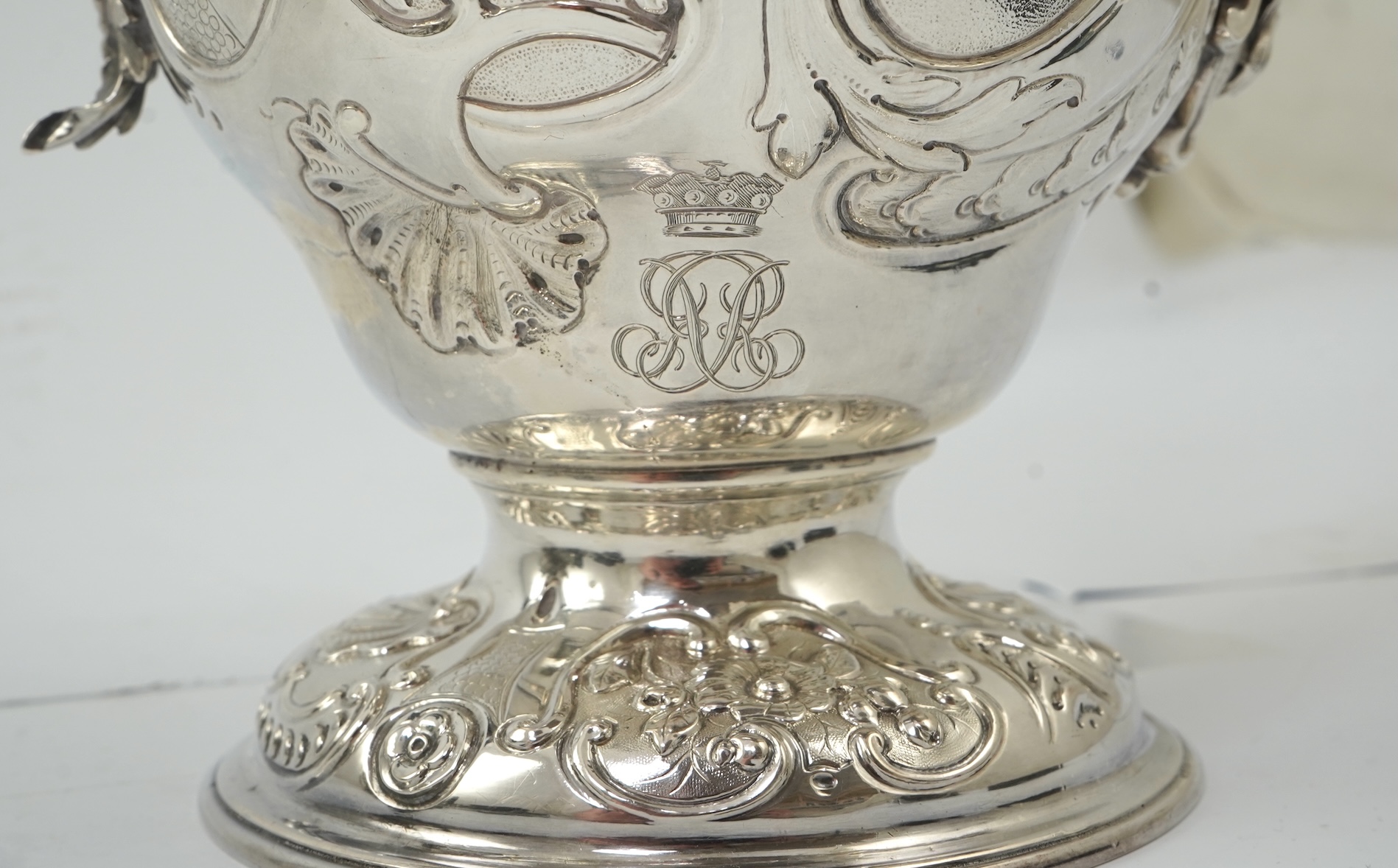 A good Victorian silver baluster coffee pot, by Susanna Cook